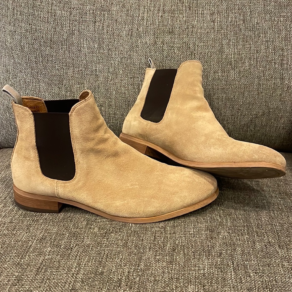 Tan chelsea boots